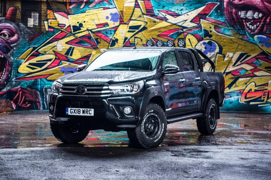  Toyota Hilux Invincible 50 Double Cab by Arctic Trucks 2018 года  (UK) (фото 1 из 29)